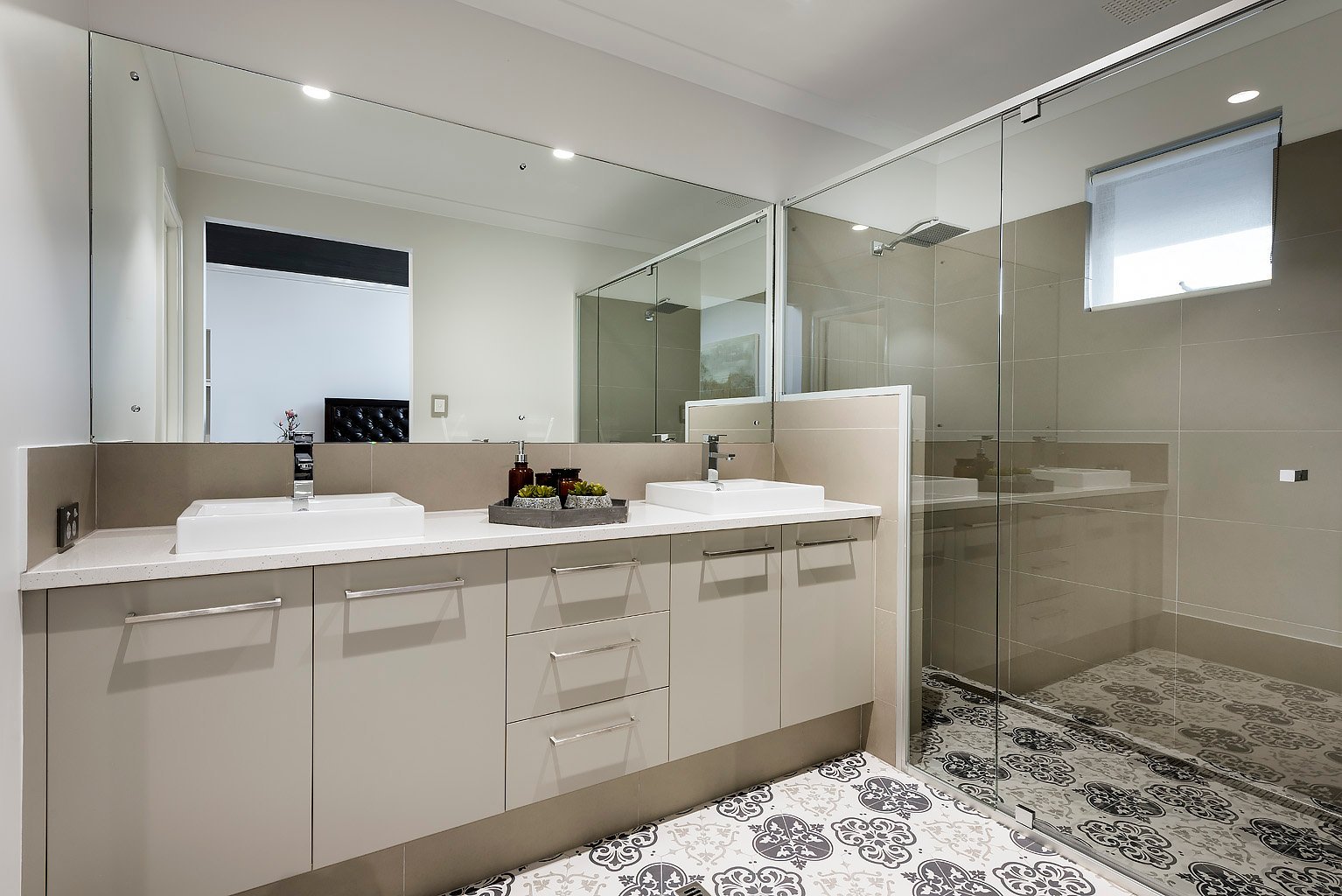 Colorado | Contemporary - 3 Bedroom 2 Bathroom {listing.features